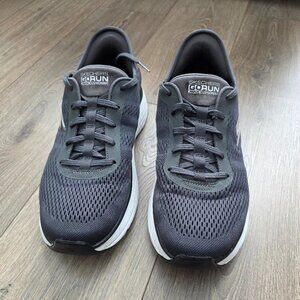 Skechers Go Run MAX Cushioning Arch Fit